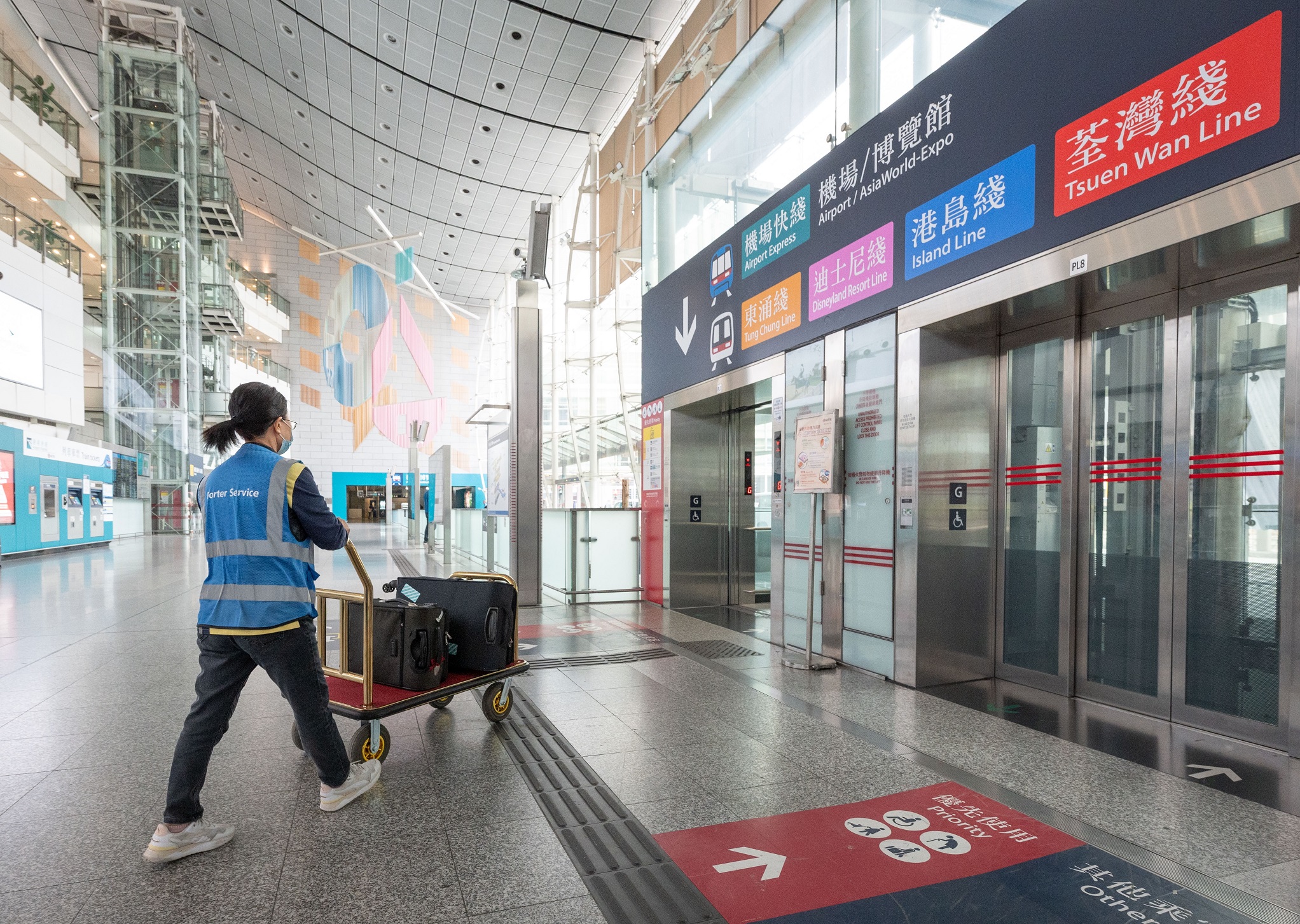香港站市區預辦登機服務周四起延長服務至晚上十一時