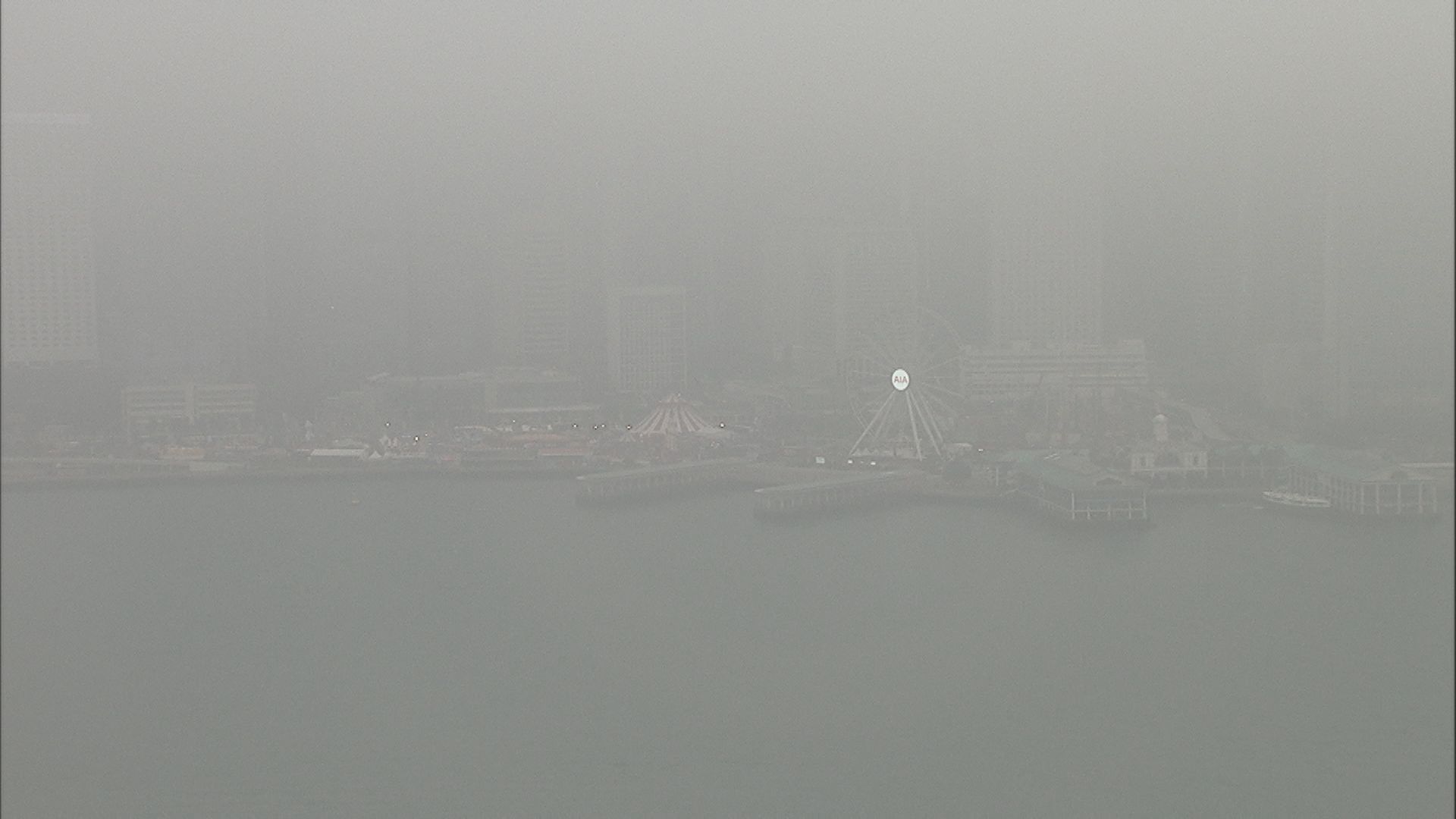 本港天氣潮濕有薄霧 港內能見度曾降至3000米以下