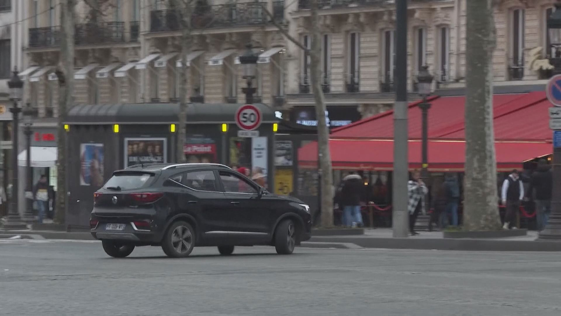 巴黎公投通過提高非居民SUV泊車費用