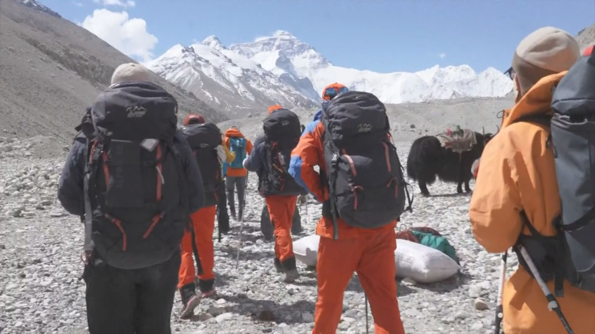 尼泊爾地方政府要求攀登珠峰人士購買專用袋裝排泄物