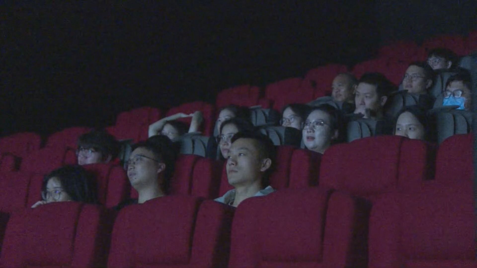 【龍年票房】深圳約70元一套IMAX電影 戲院負責人：三分一觀眾是港人