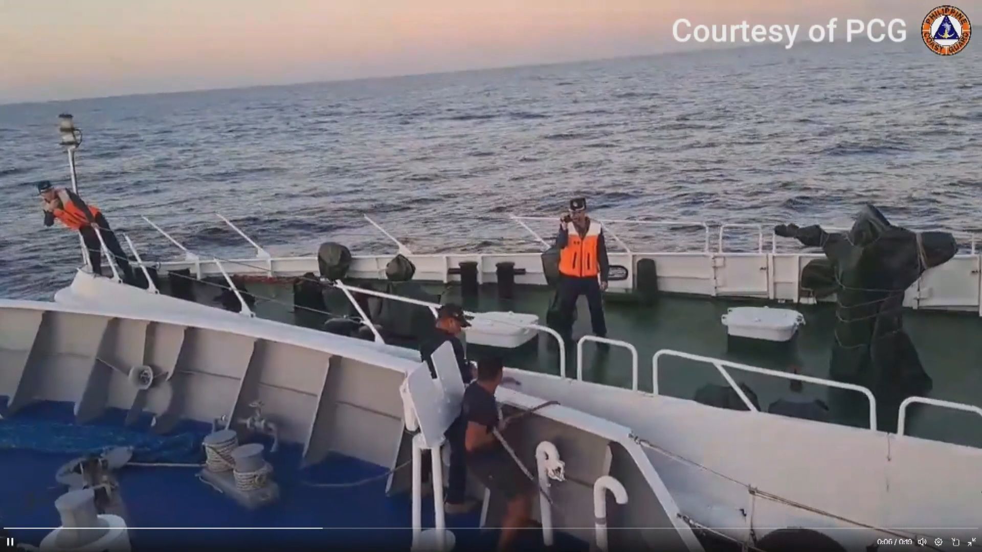 中國海警對擅闖仁愛礁鄰近海域菲船採取管制措施