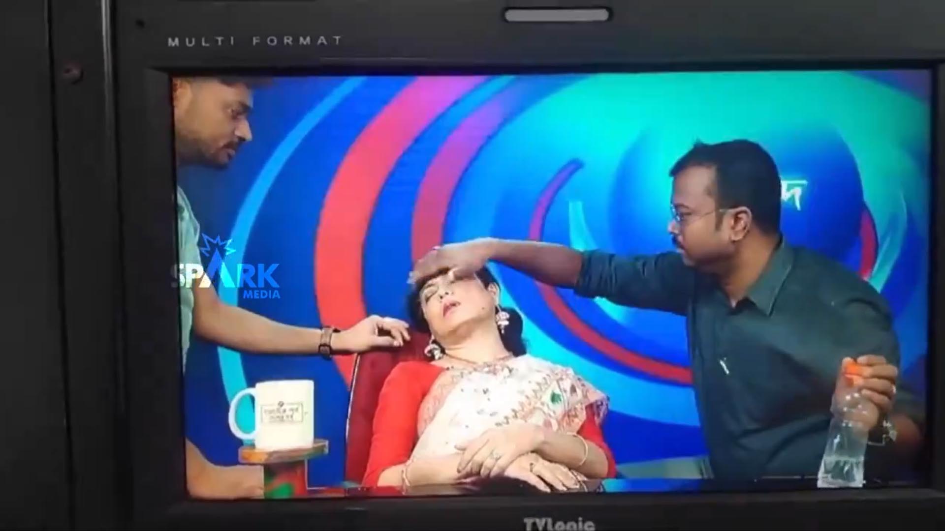 【有片】印度女主播報道「熱浪」新聞　因直播室高溫熱到暈