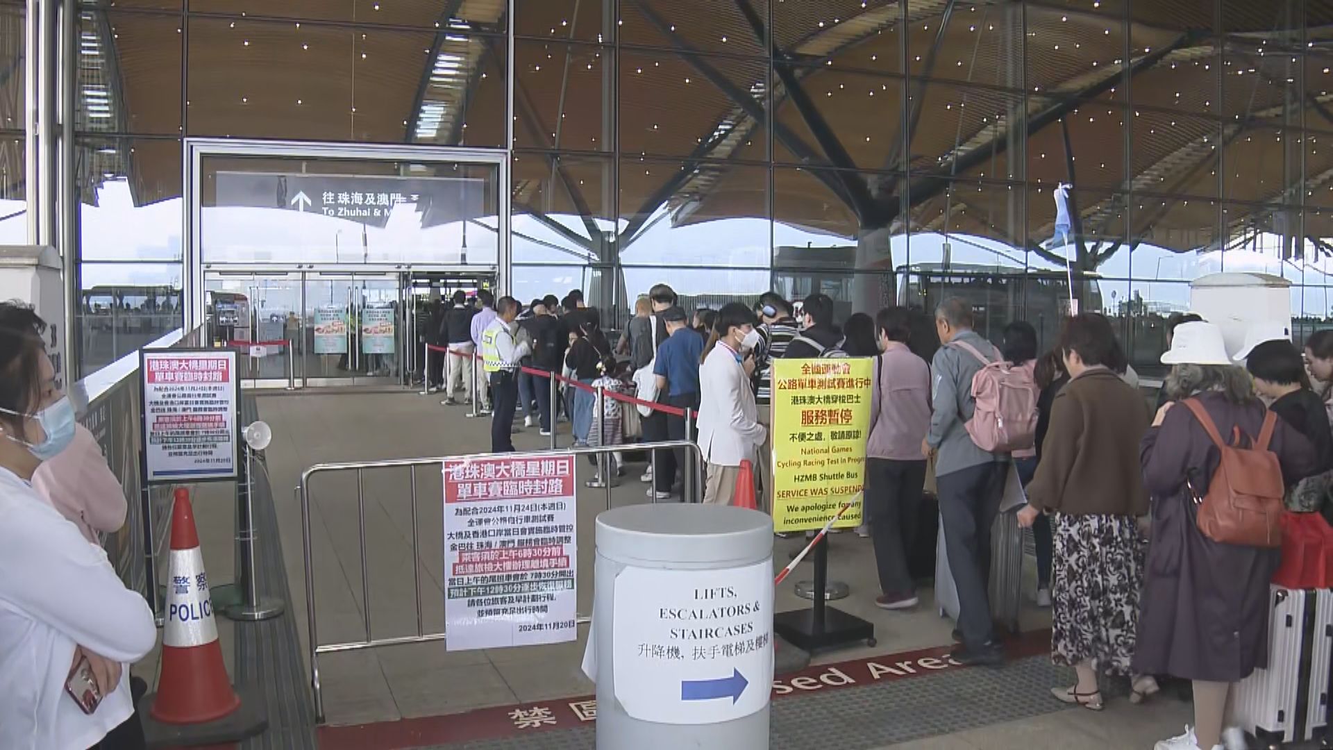 港珠澳大橋香港口岸關閉5小時後重開　期間旅客呆等數小時 