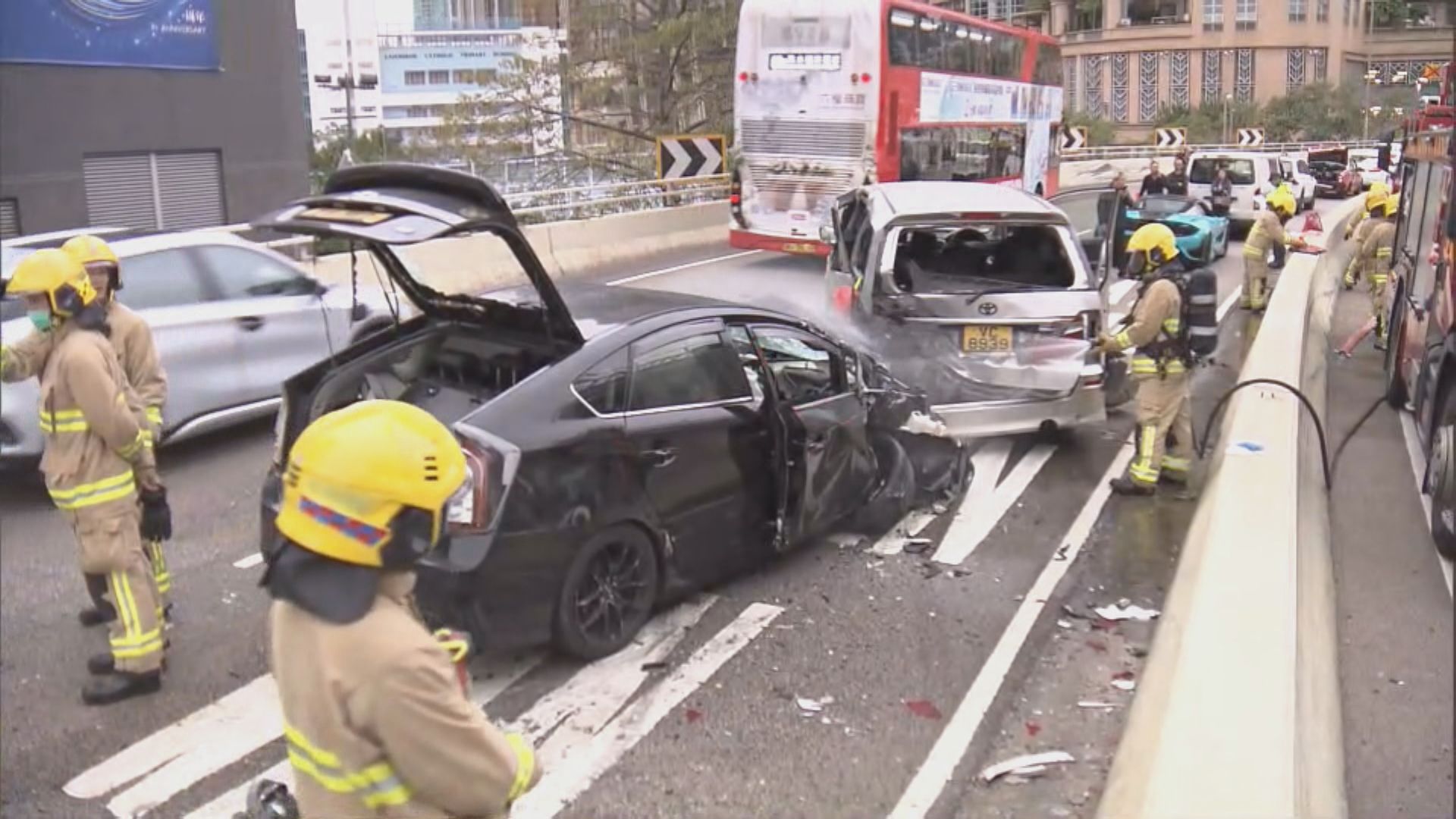 西九龍走廊八車相撞　三司機受傷