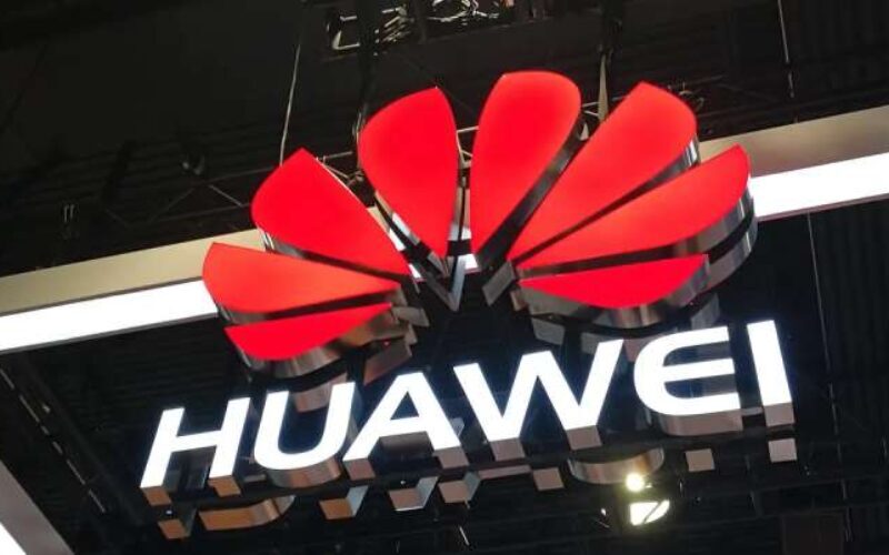 2024年Q4全球摺疊屏手機市場報告：HUAWEI 超越 SAMSUNG 登頂，市佔率31.2%!