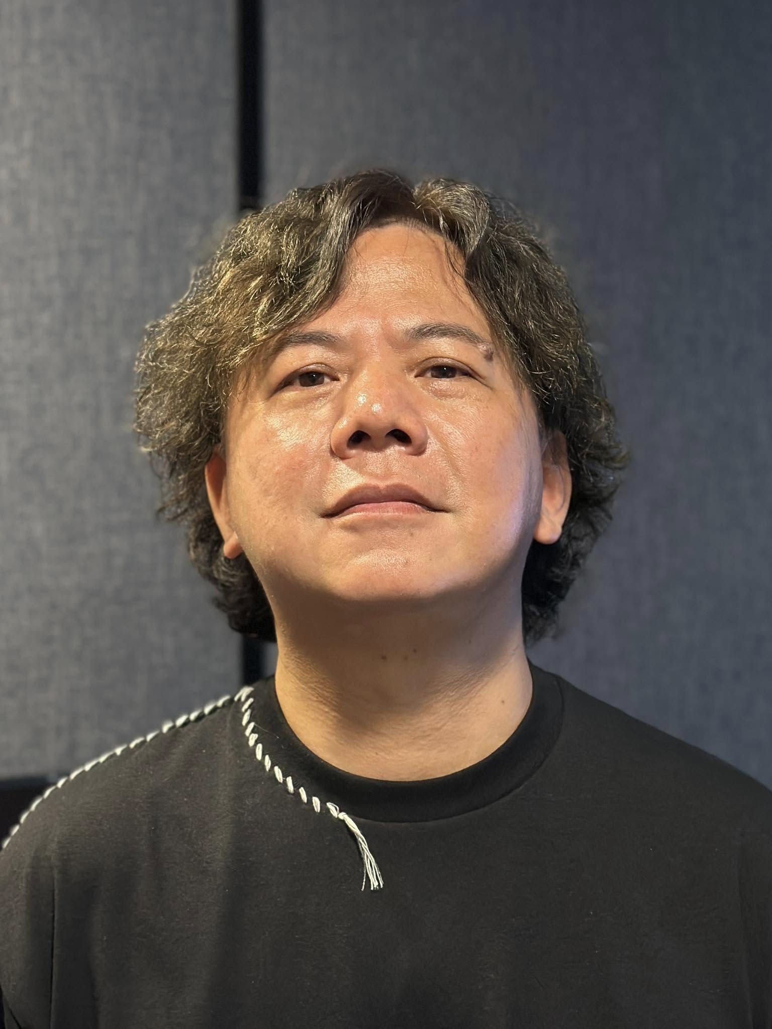 伍仲衡暴雨下陪太太覆診 抱怨診所無開又唔聽電話 網民嘲冇常識