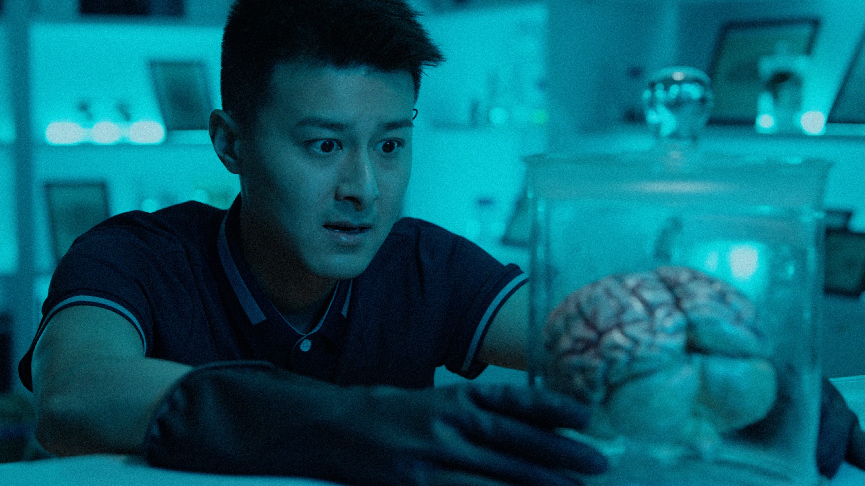 奇幻劇《小島奇譚》再推兩單元故事 吳啟洋病逝懵然不知 阿臣與逝世科學家大腦意識連結