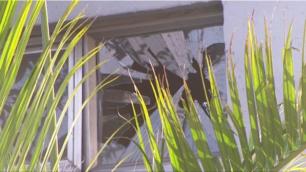 水警東分區基地玻璃窗遭刑毀