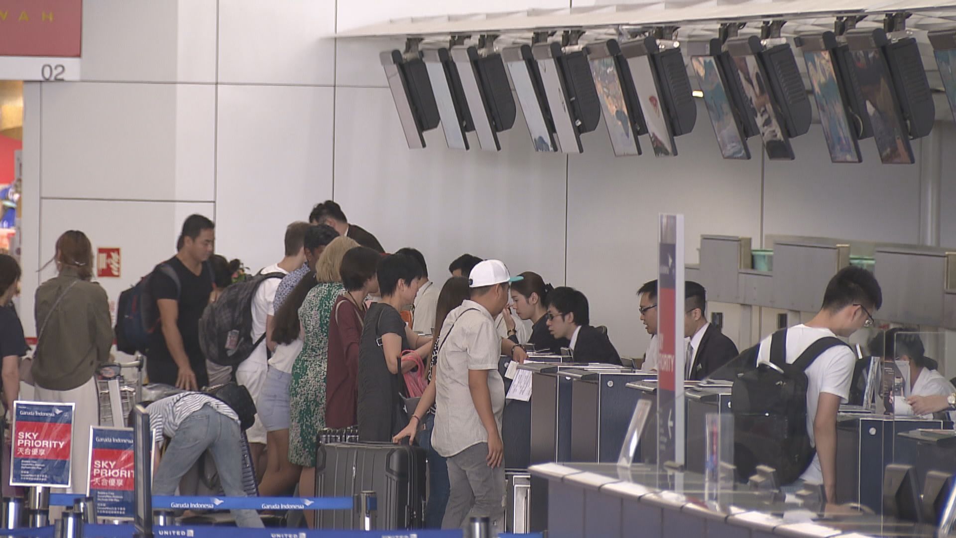 至少170班來往香港航班取消