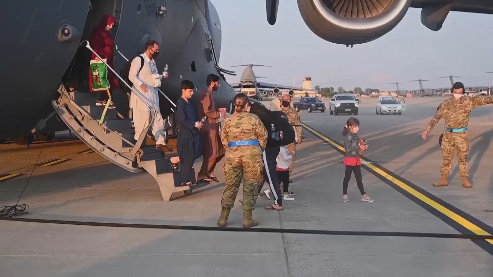 美國稱將動用民航機接載已由阿富汗撤走人士