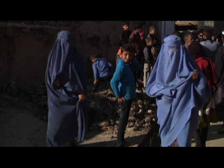 阿富汗地震波及鄰國逾三百死