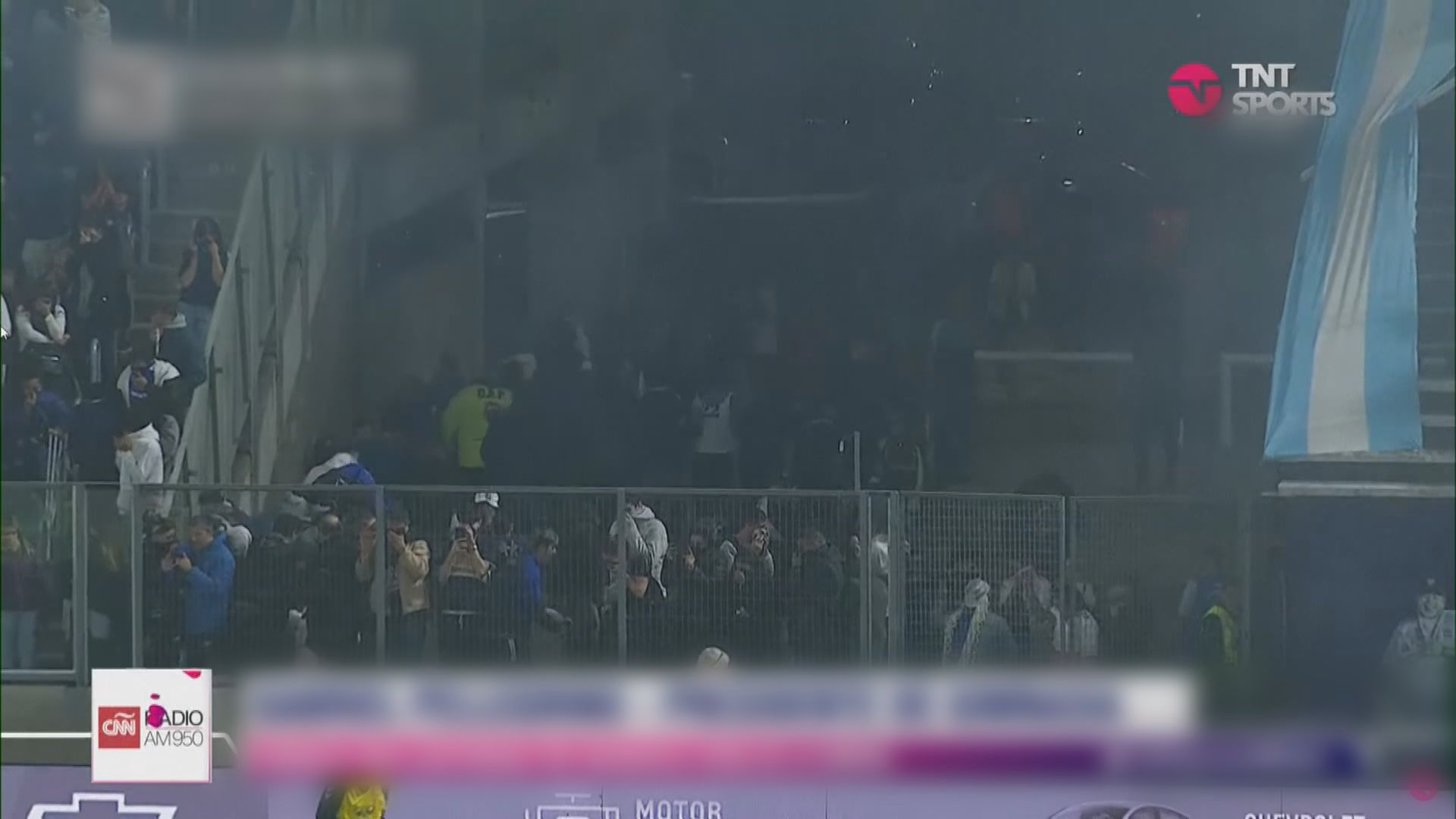 阿根廷警方以催淚氣體驅散球迷致一死　當局開除行動主管