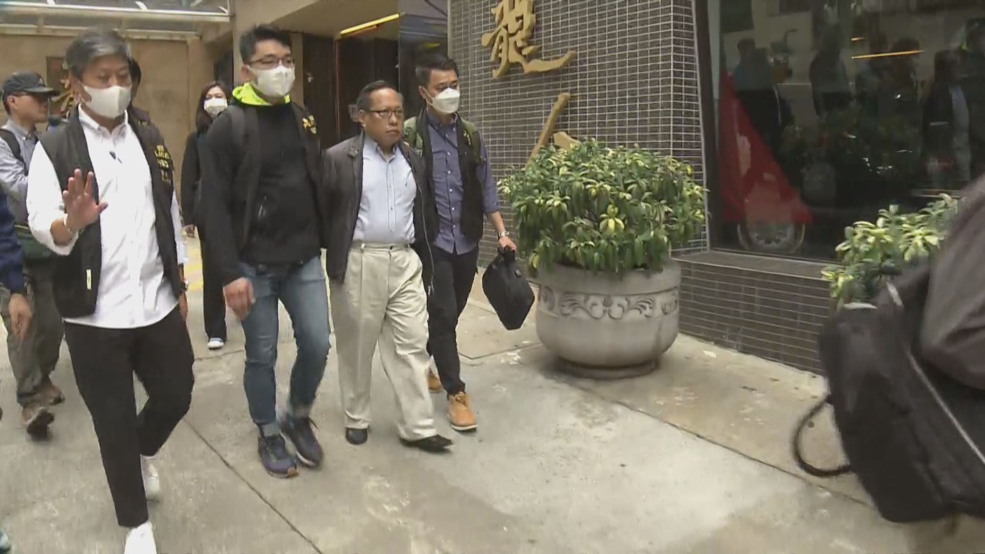 警方國安處拘捕何俊仁　據悉他涉嫌保釋期間干擾證人