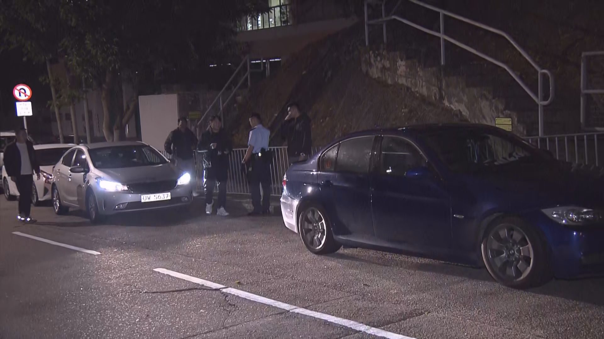 警葵涌截可疑車拘兩男女檢毒品
