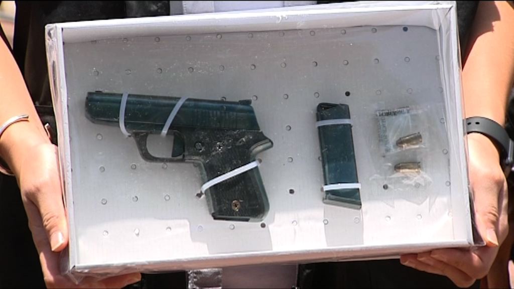 警拘兩名孟加拉男子　檢獲一支手槍