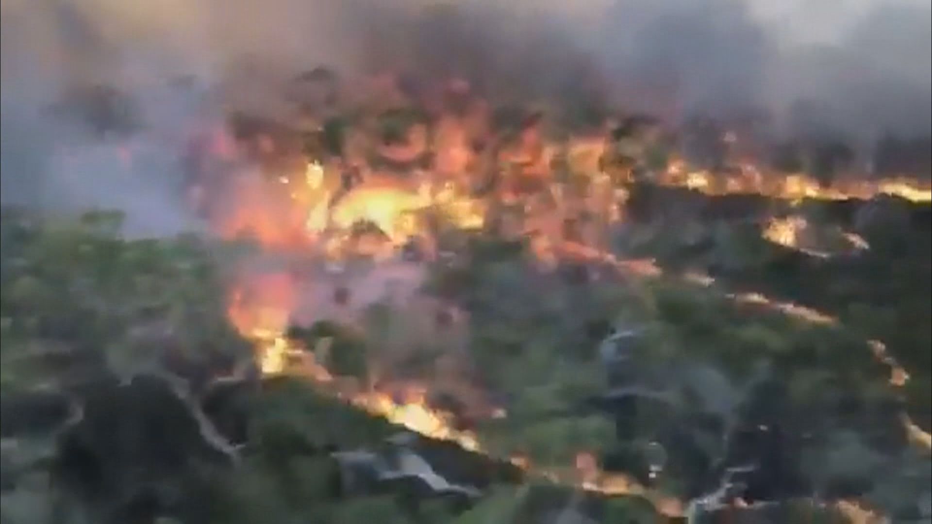 澳洲昆士蘭山火蔓延　多區居民緊急撤離