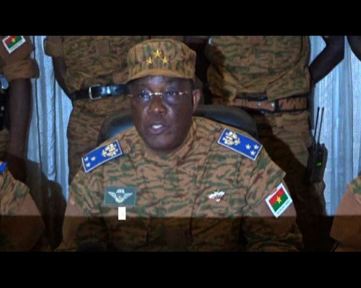 
布基納法索軍人爭奪總統職權