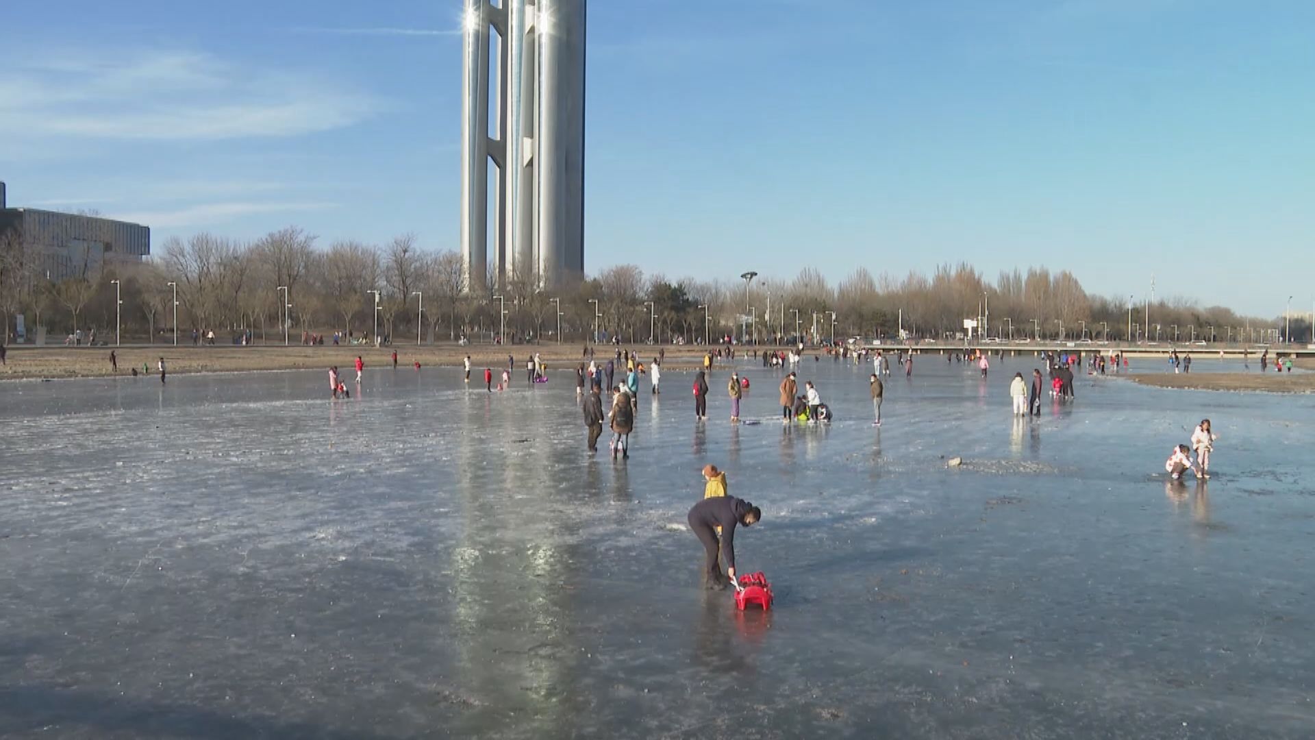 北京野冰場缺管理　當局提醒小心意外