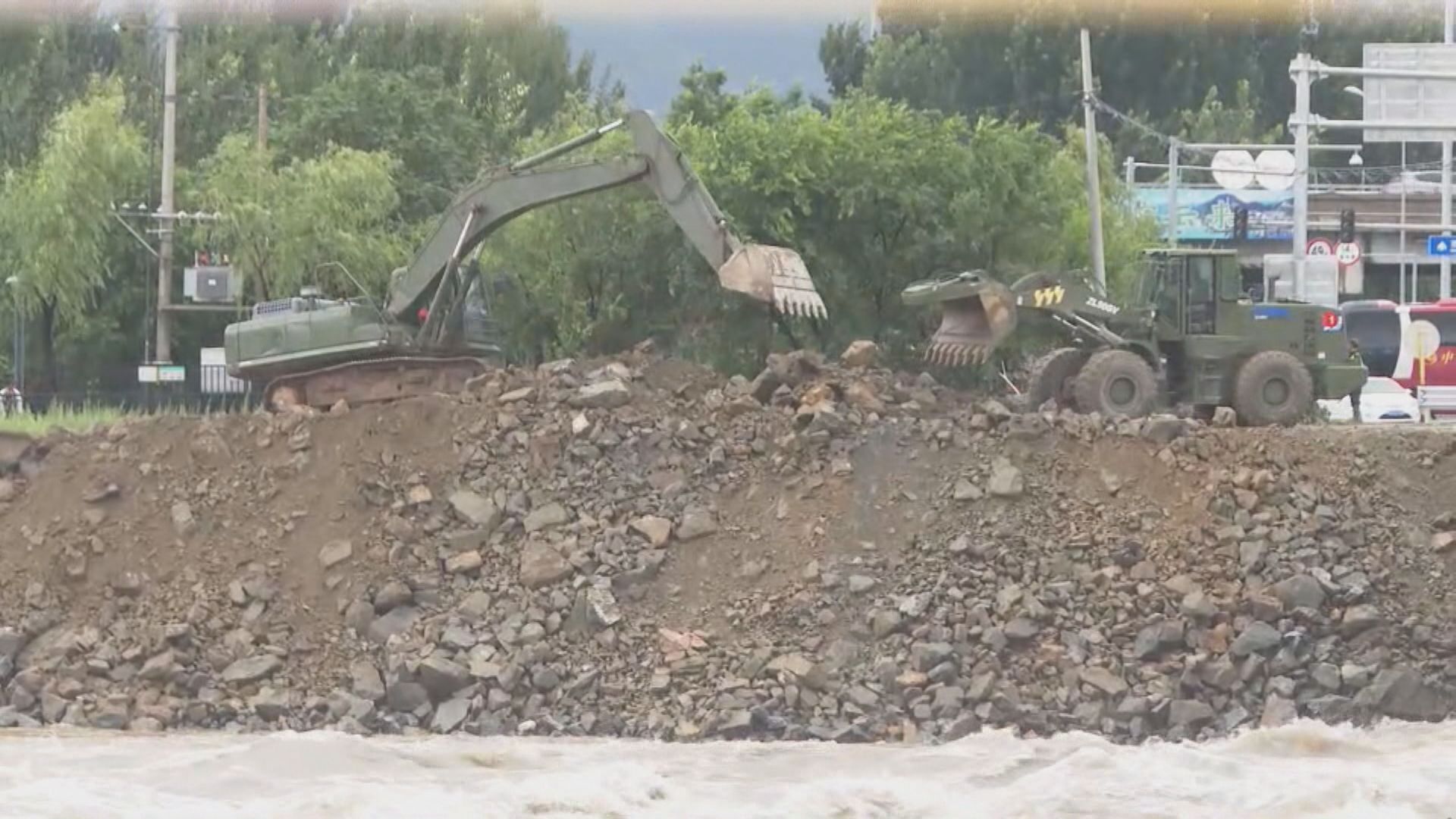 記者直擊｜北京密雲鄉鎮民居遭洪水圍困　居民斷水斷電待救