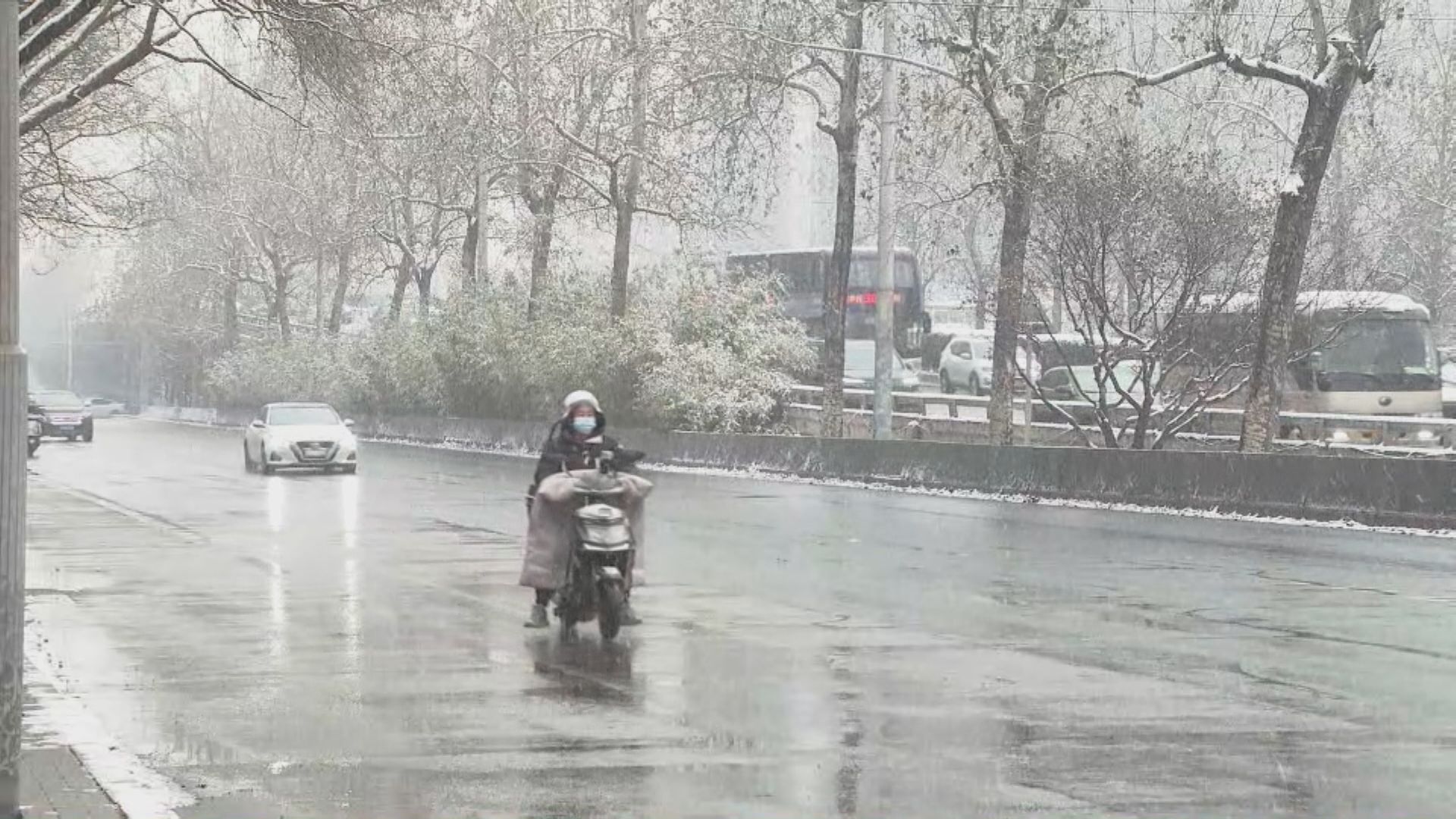 北京再現大範圍降雪 全市中小學及幼兒園改居家學習