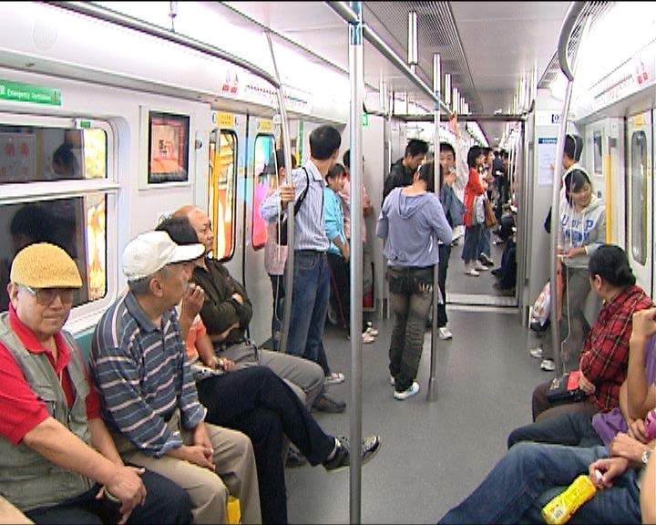 
北京禁穿萬聖節服裝乘地鐵