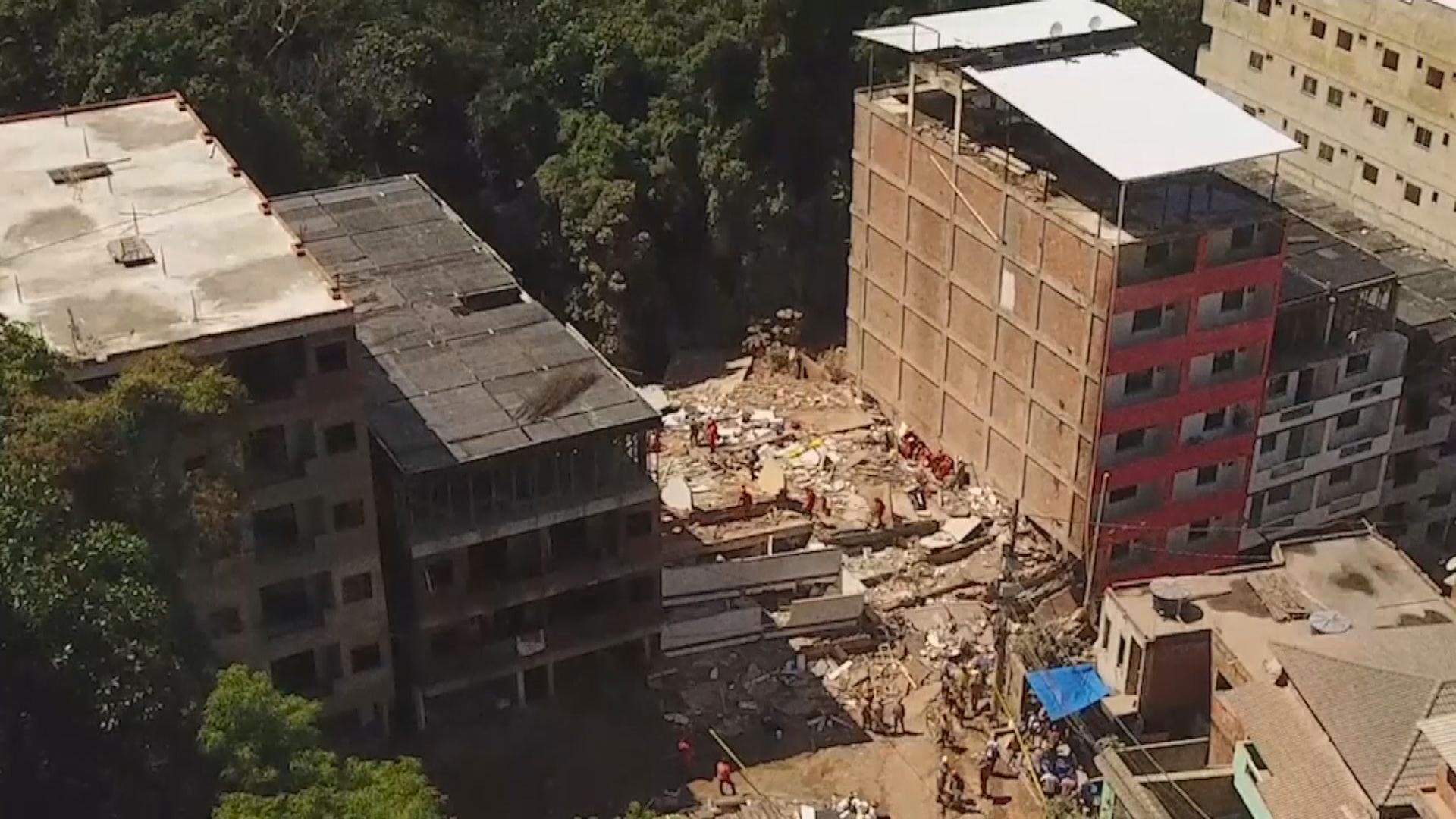 巴西兩棟樓宇倒塌　最少3人死亡