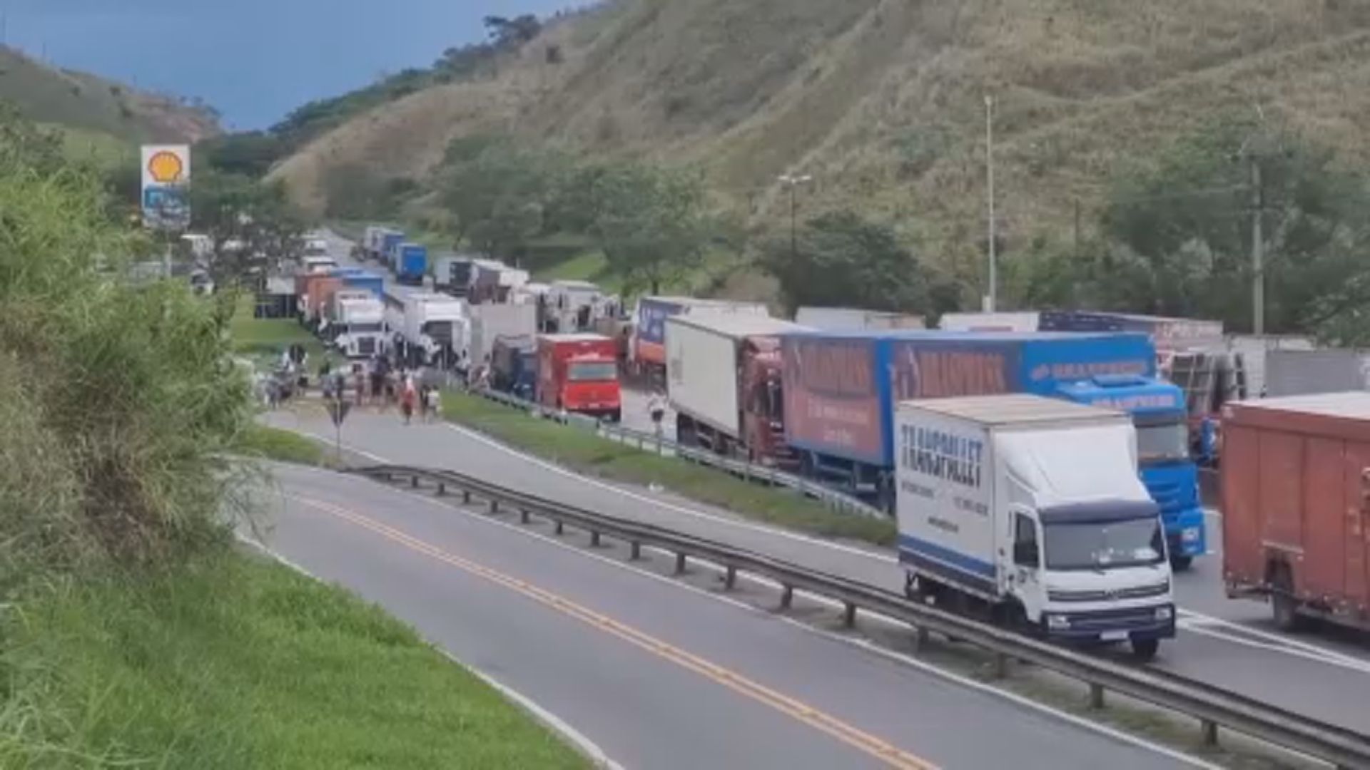 巴西貨車司機堵路抗議盧拉勝選　博索納羅仍未就敗選作回應