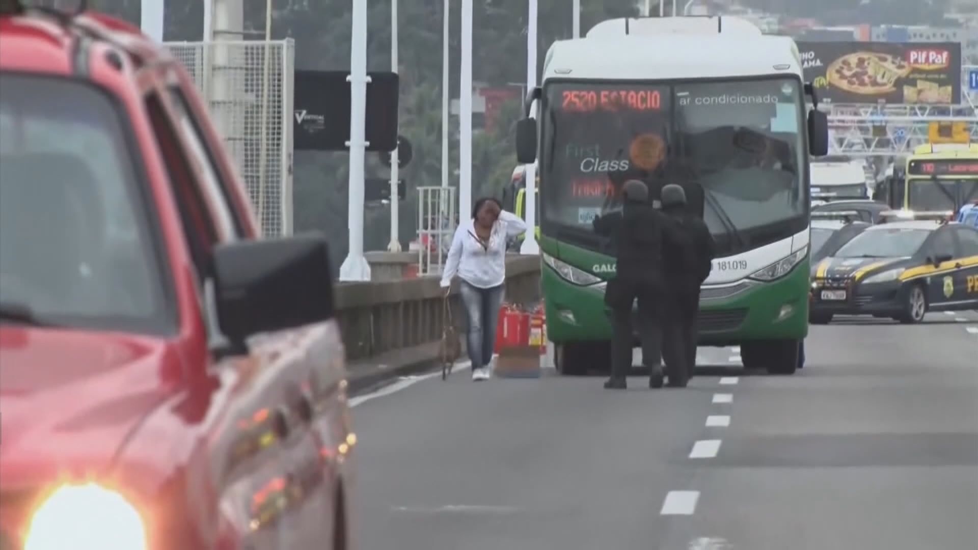 巴西警方擊斃挾持巴士男子