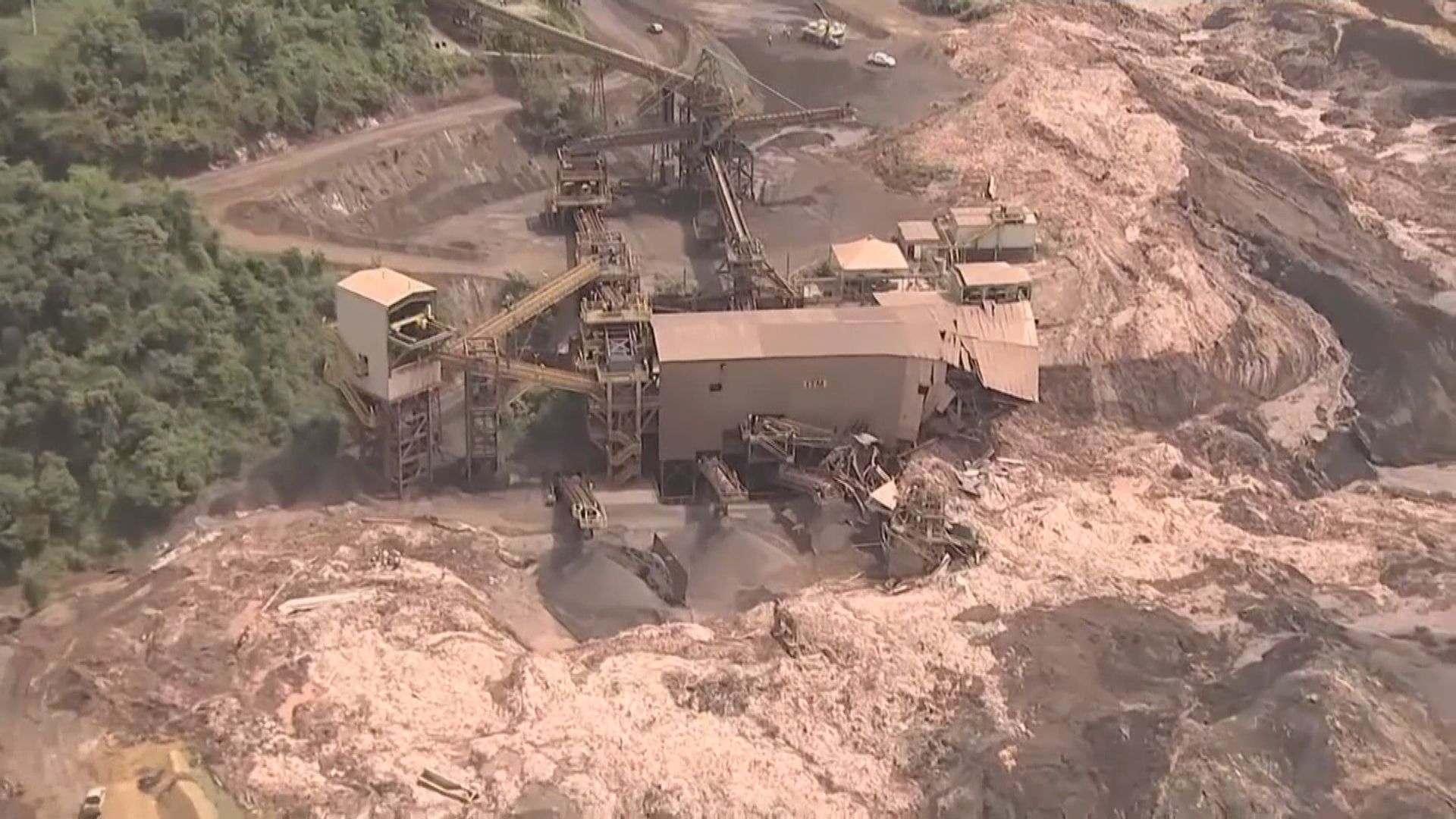 巴西東南部礦場堤壩崩塌釀至少40死