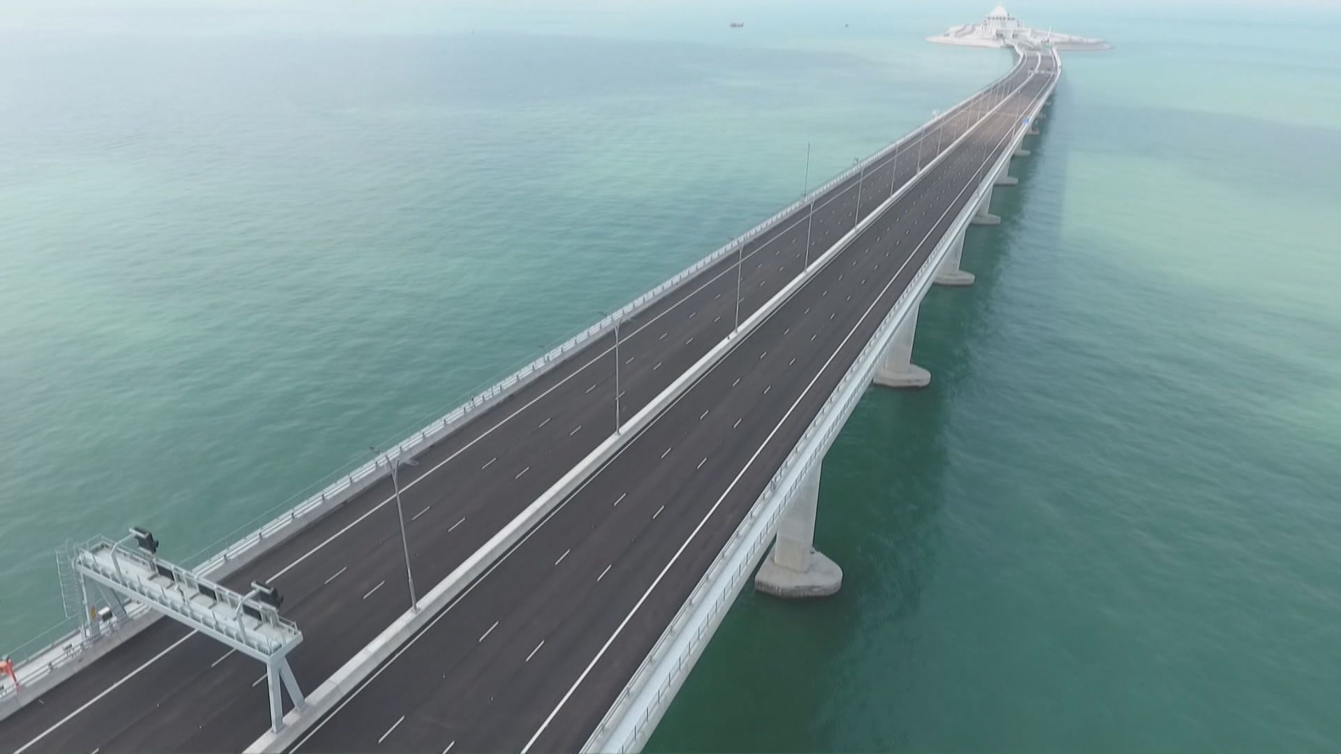 港珠澳大橋受玉兔影響實施限速