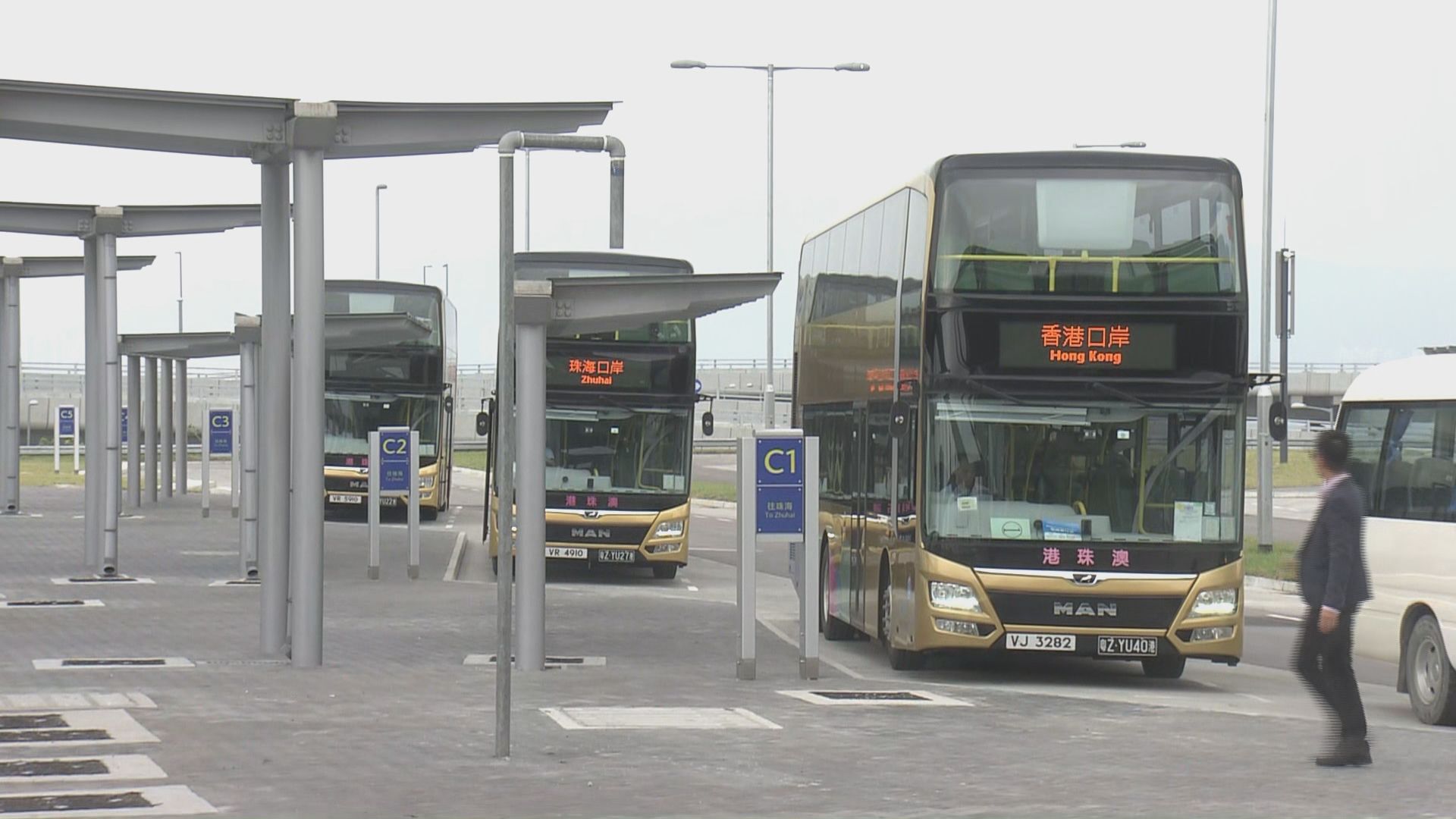 運輸署設三條新專營巴士綫連接香港口岸至東涌及機場