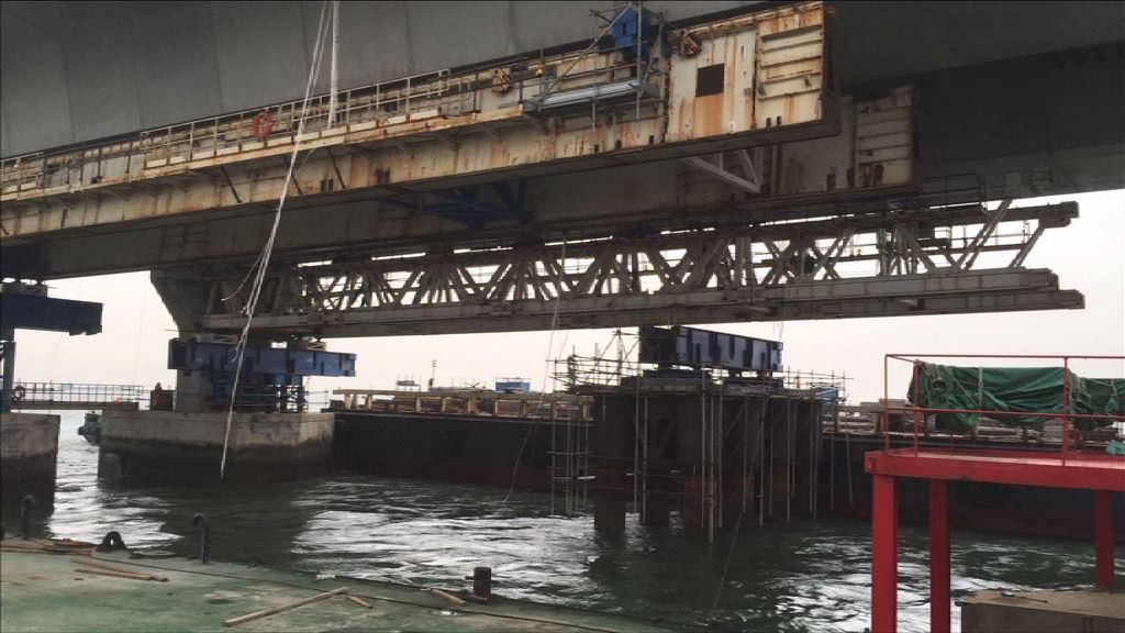 港珠澳大橋工業意外　兩人墮海失蹤