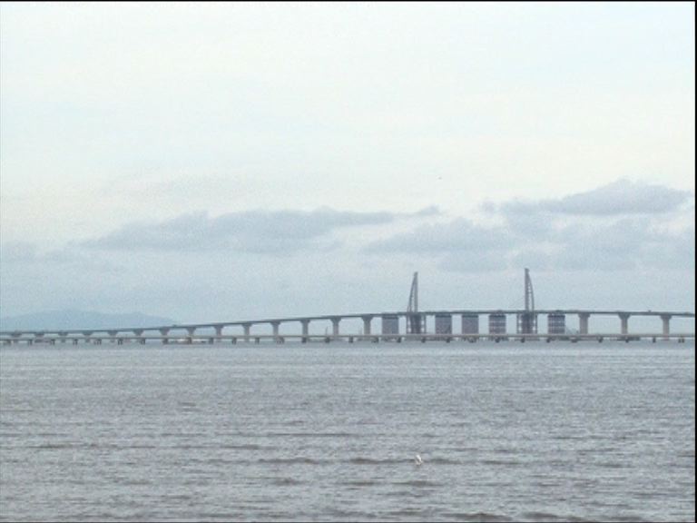 港珠澳大橋工程延誤一年　議員憂超支惡化