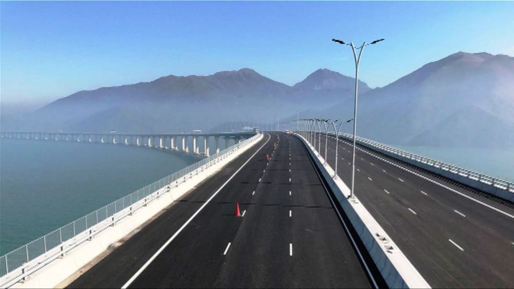 港珠澳大橋香港接線多項工程完工