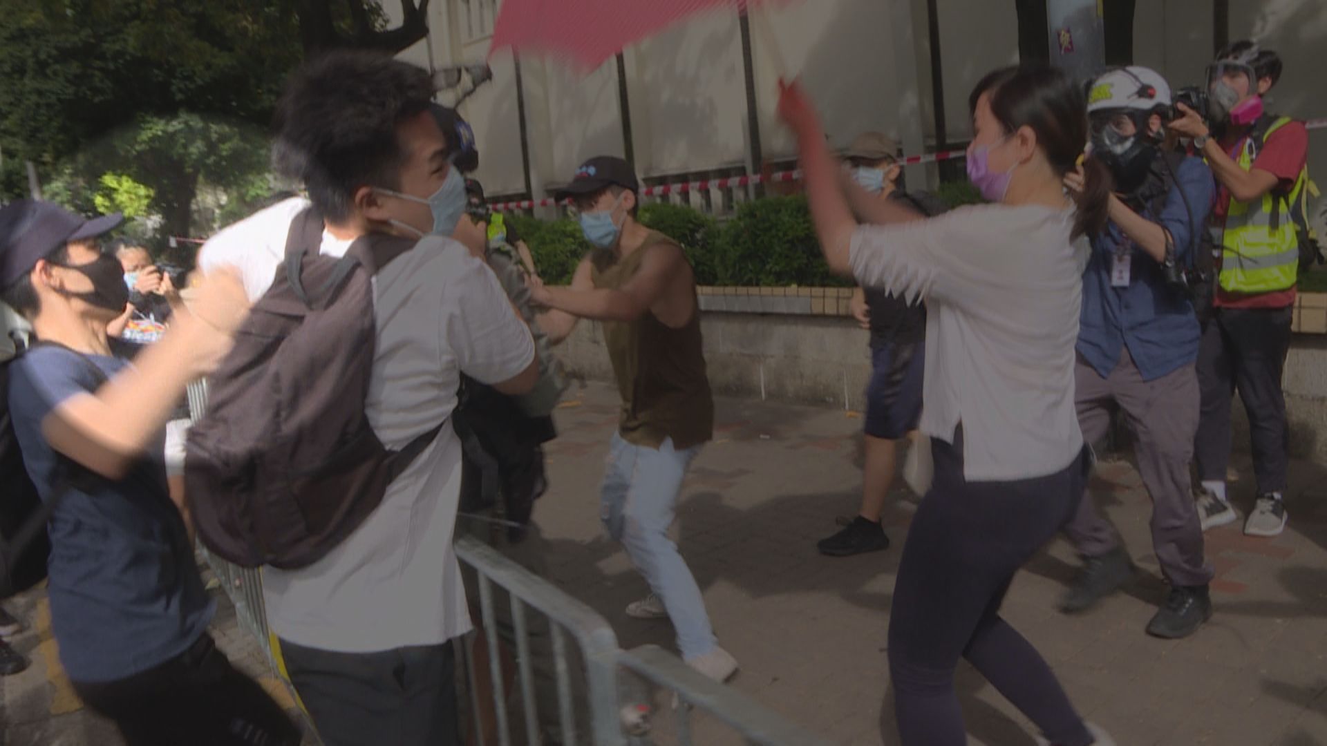 前年七一刺警案　被告黃鈞華承認有意圖傷人及暴動罪