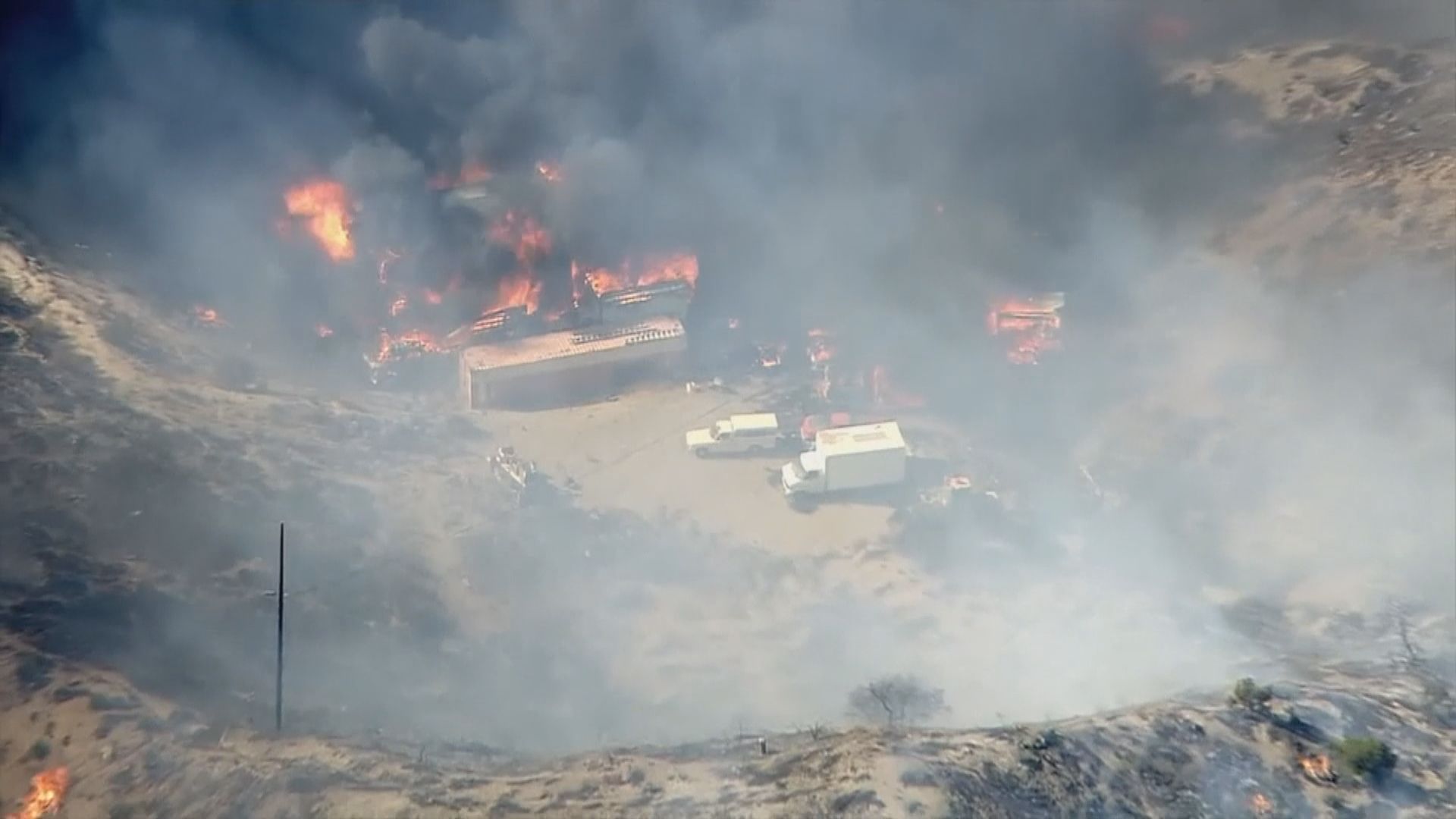 加州南部大火五萬人緊急撤離