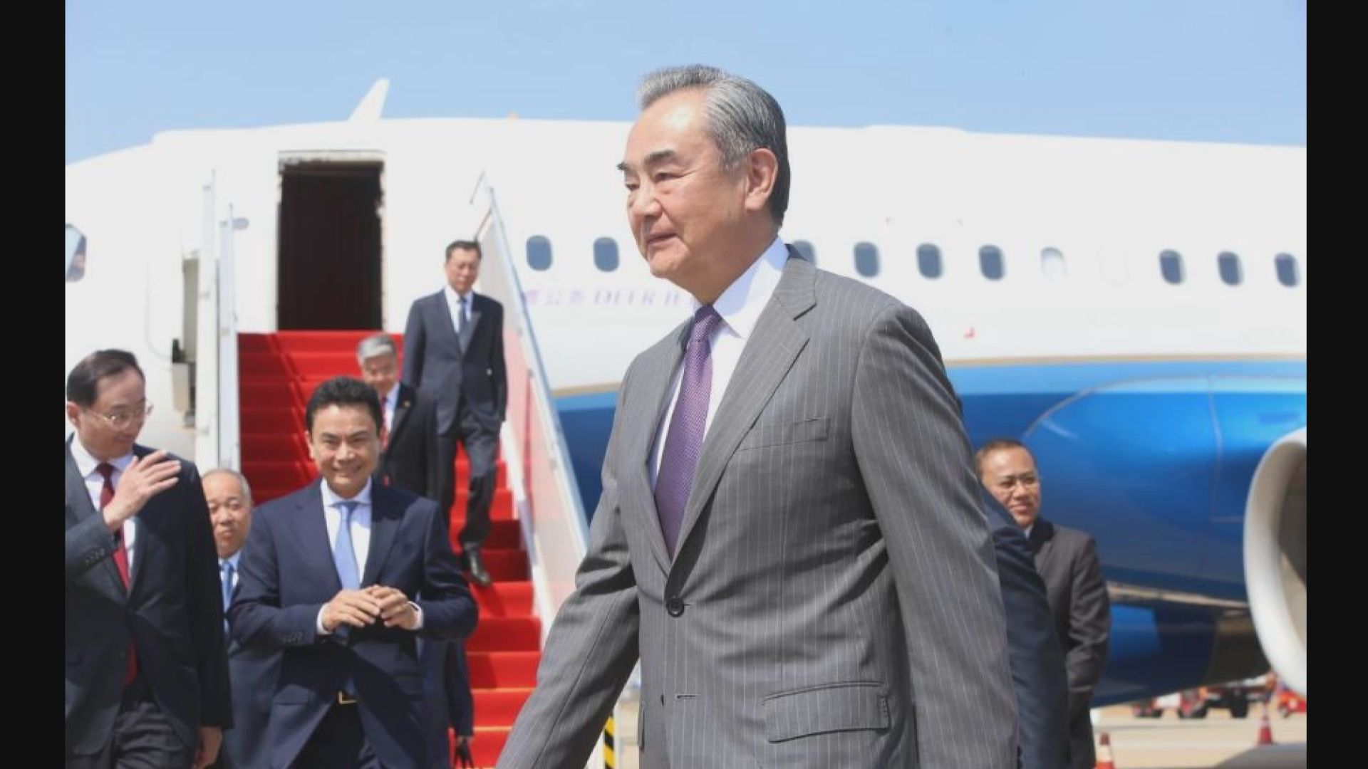 王毅抵柬埔寨訪問三天 將晤洪瑪奈