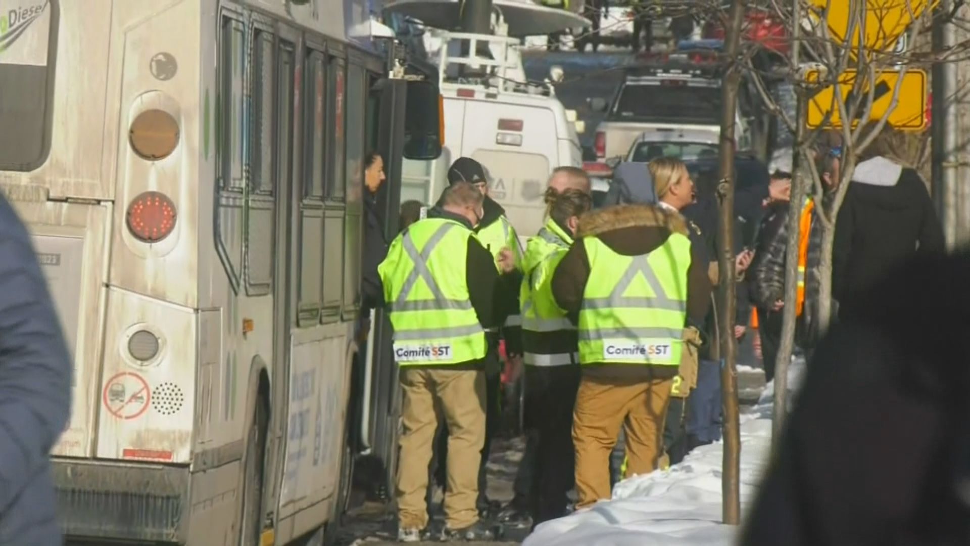 加拿大蒙特利爾市郊巴士撞向託兒中心兩死六傷