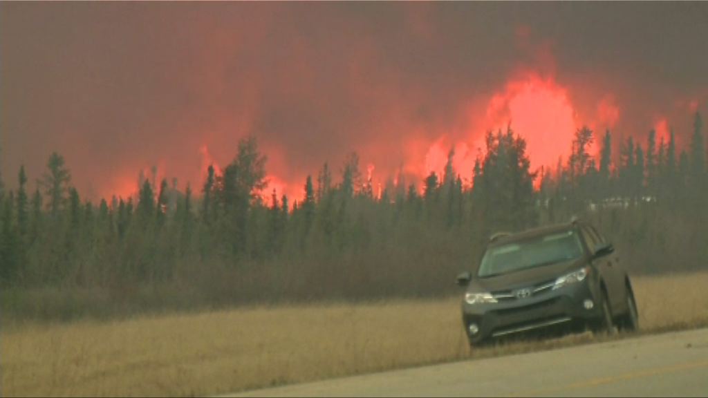 加拿大艾伯塔省山火續蔓延