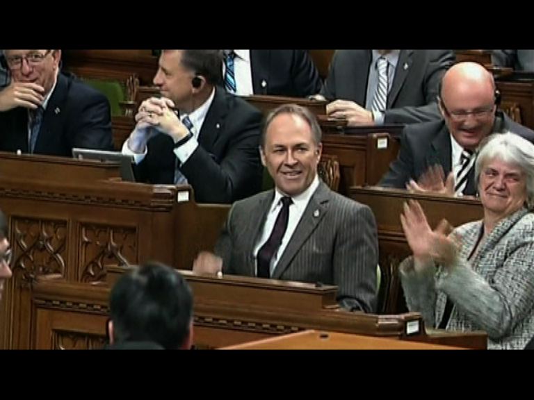 
加拿大議員辯稱離座因內褲太緊
