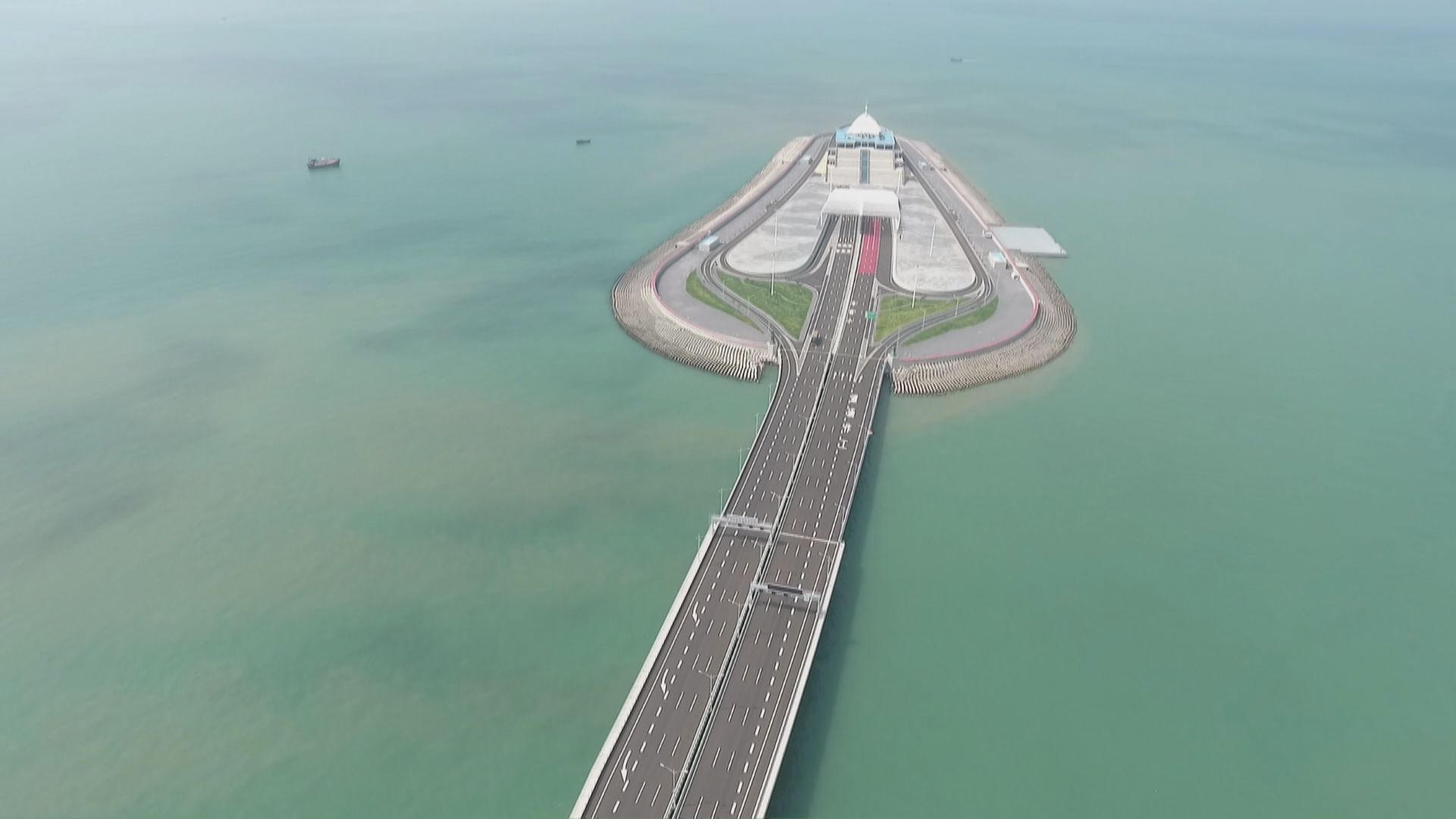 政府發言人：積極研究開放多一個口岸　讓港車穿梭粵東粵西