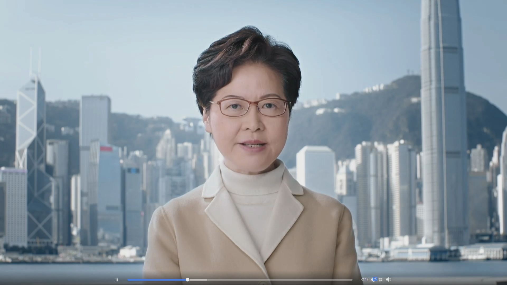 林鄭率官員拍片回顧2019年　祝願香港可重新出發