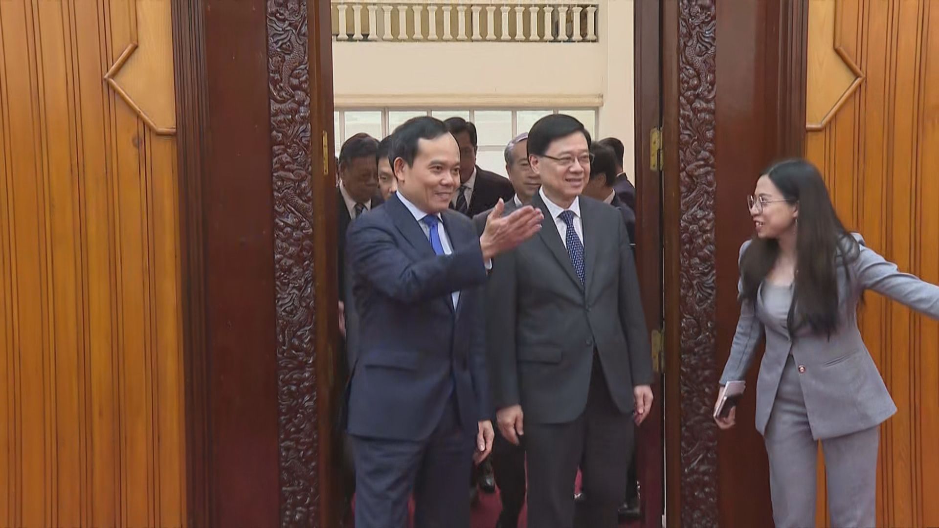 李家超晤越南副總理　晚上將轉往胡志明市
