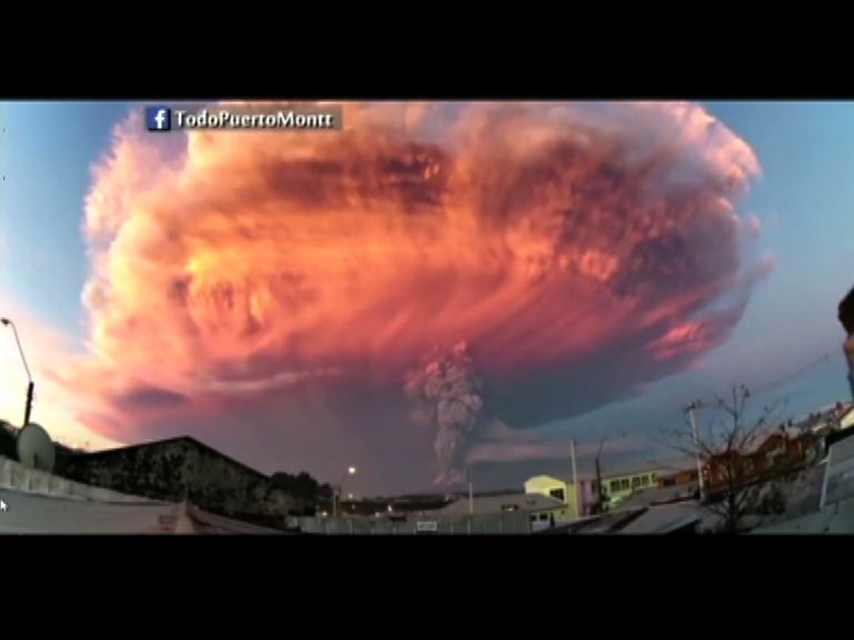 智利中南部卡爾布科火山爆發