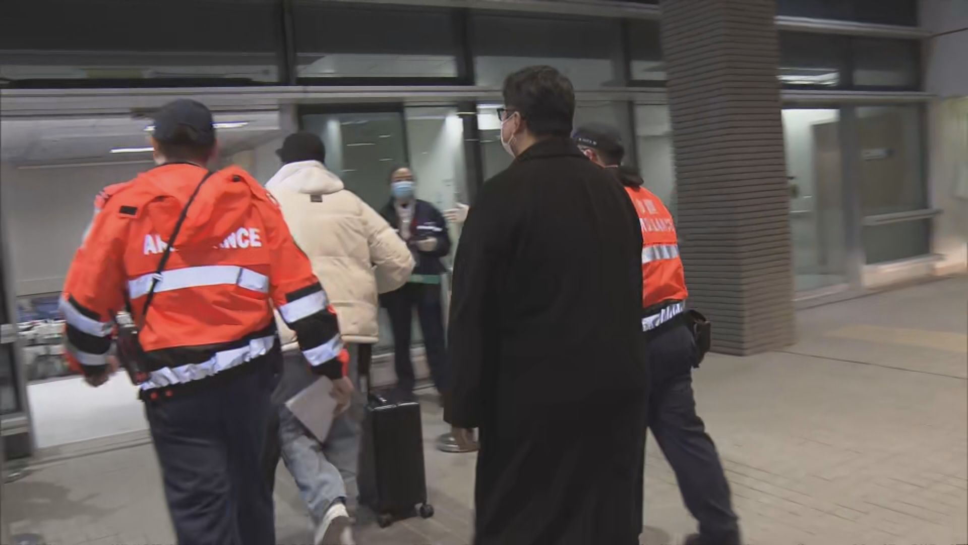 國泰兩機36人食物中毒　食安中心叫停紅菜頭沙律