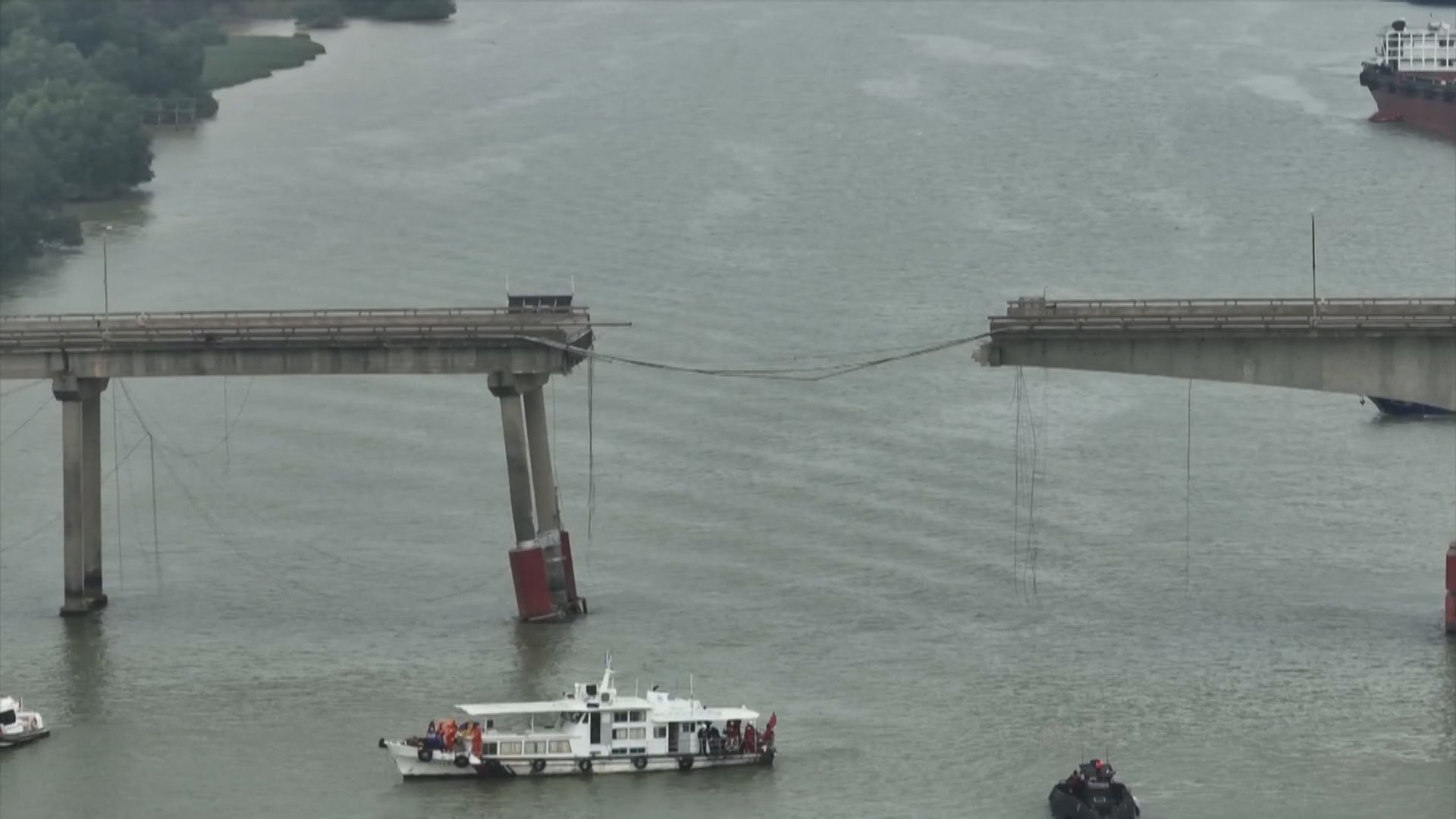 廣州南沙瀝心沙大橋受損跨樑開始拆除 便橋料7至10日建成
