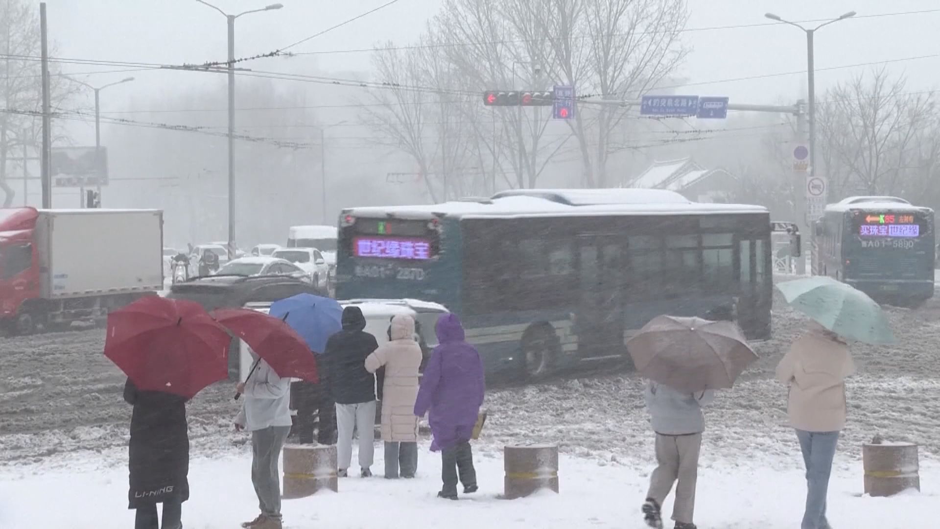 內地中、東部受寒流侵襲續落暴雪　上海氣溫驟降近二十度