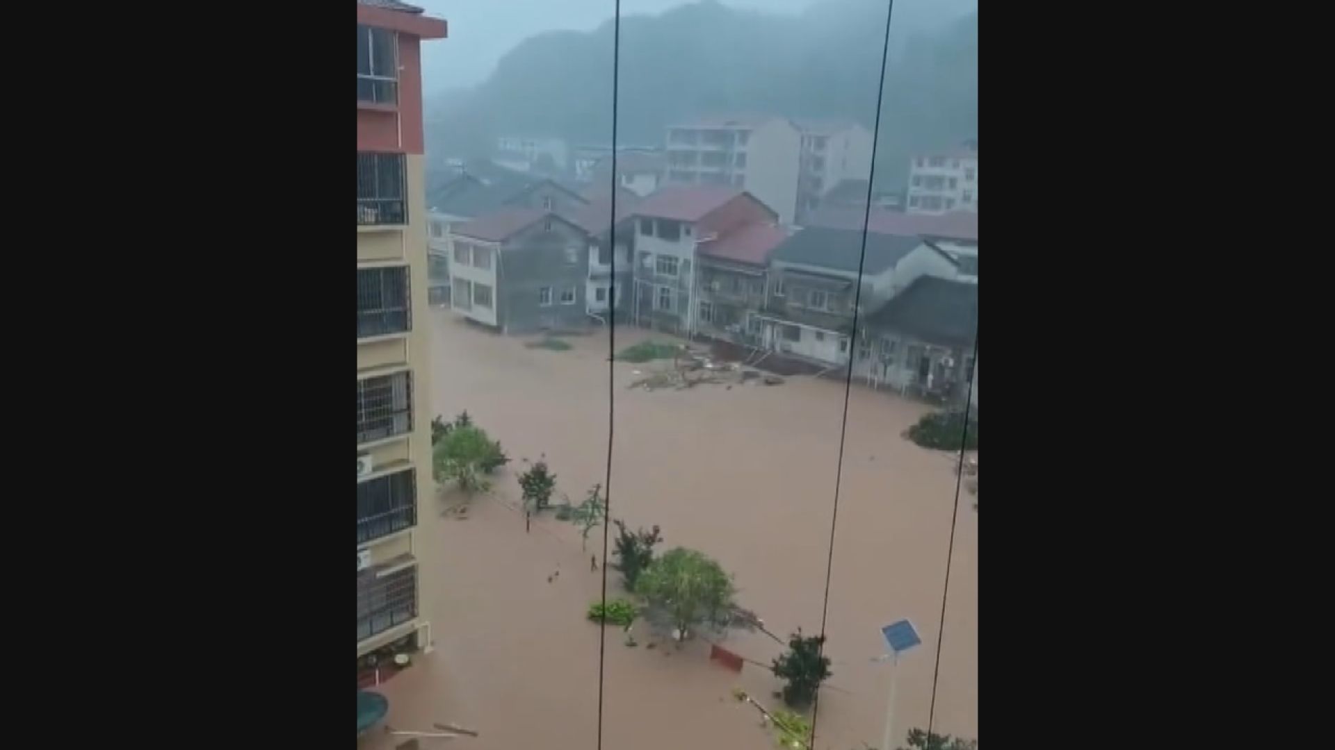 中央氣象台發出暴雨紅色預警 湖南江西暴雨致13死