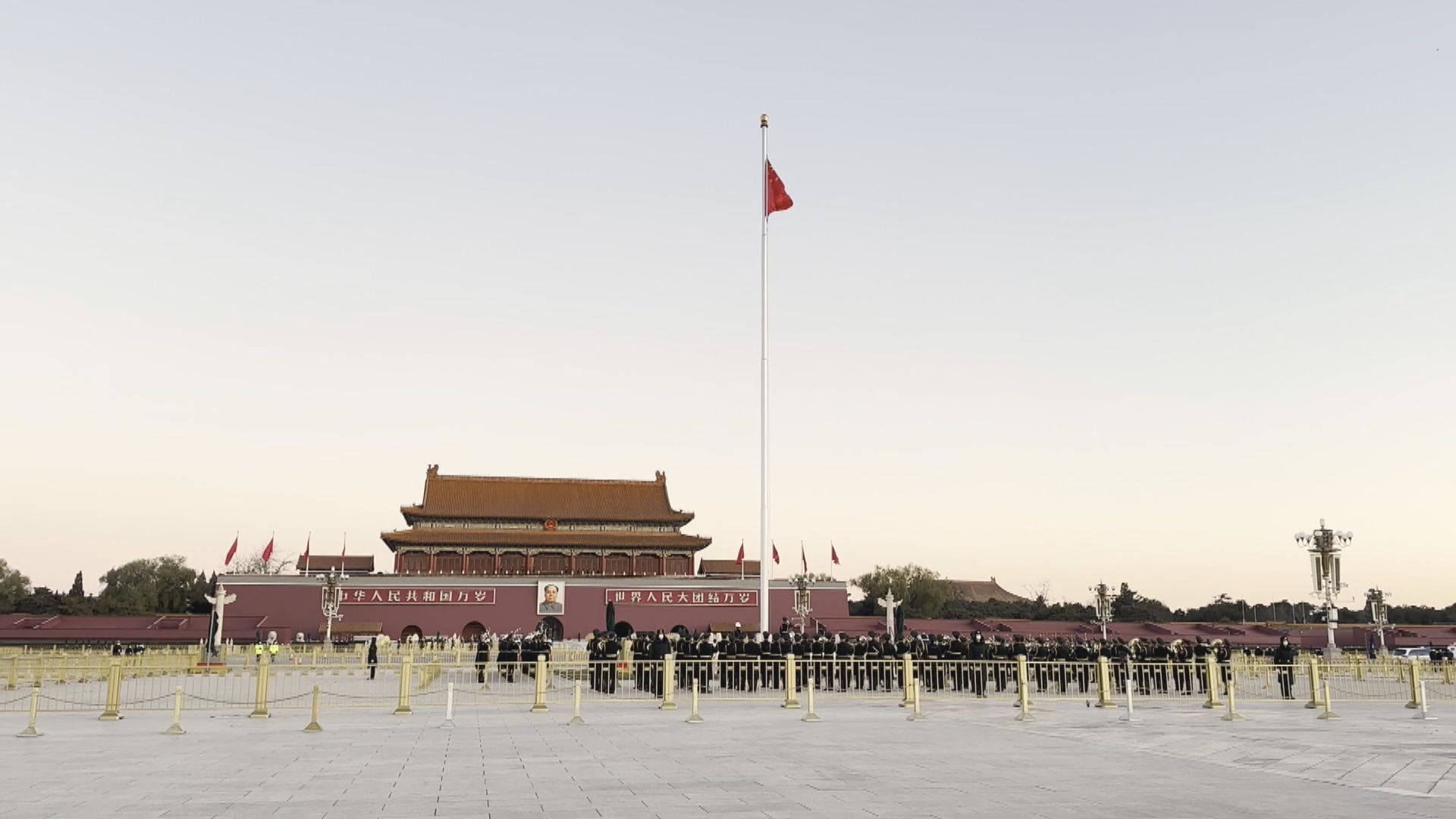 江澤民靈柩據報移至上海展覽中心　北京多地下半旗誌哀